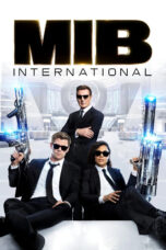 Sinemaku21 – Poster film Men in Black International 2019, aksi sci-fi tentang agen rahasia global yang menghadapi ancaman alien dengan teknologi futuristik.